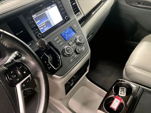 Certified 2020 Toyota Sienna XLE Premium AWD/4WD image 20