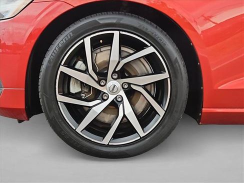 Used 2020 Volvo S60 T6 Momentum AWD/4WD image 26