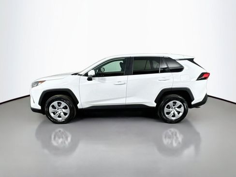 Used 2022 Toyota RAV4 LE AWD/4WD image 2