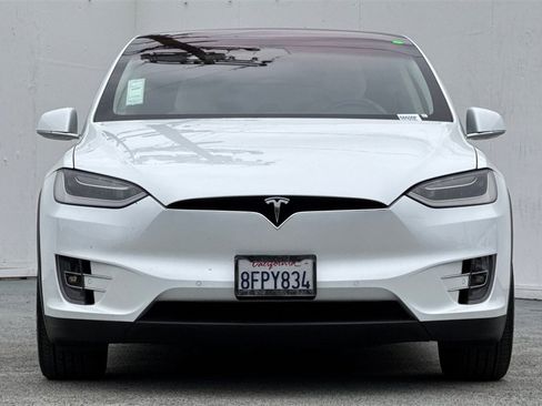 Used 2018 Tesla Model X 75D image 9