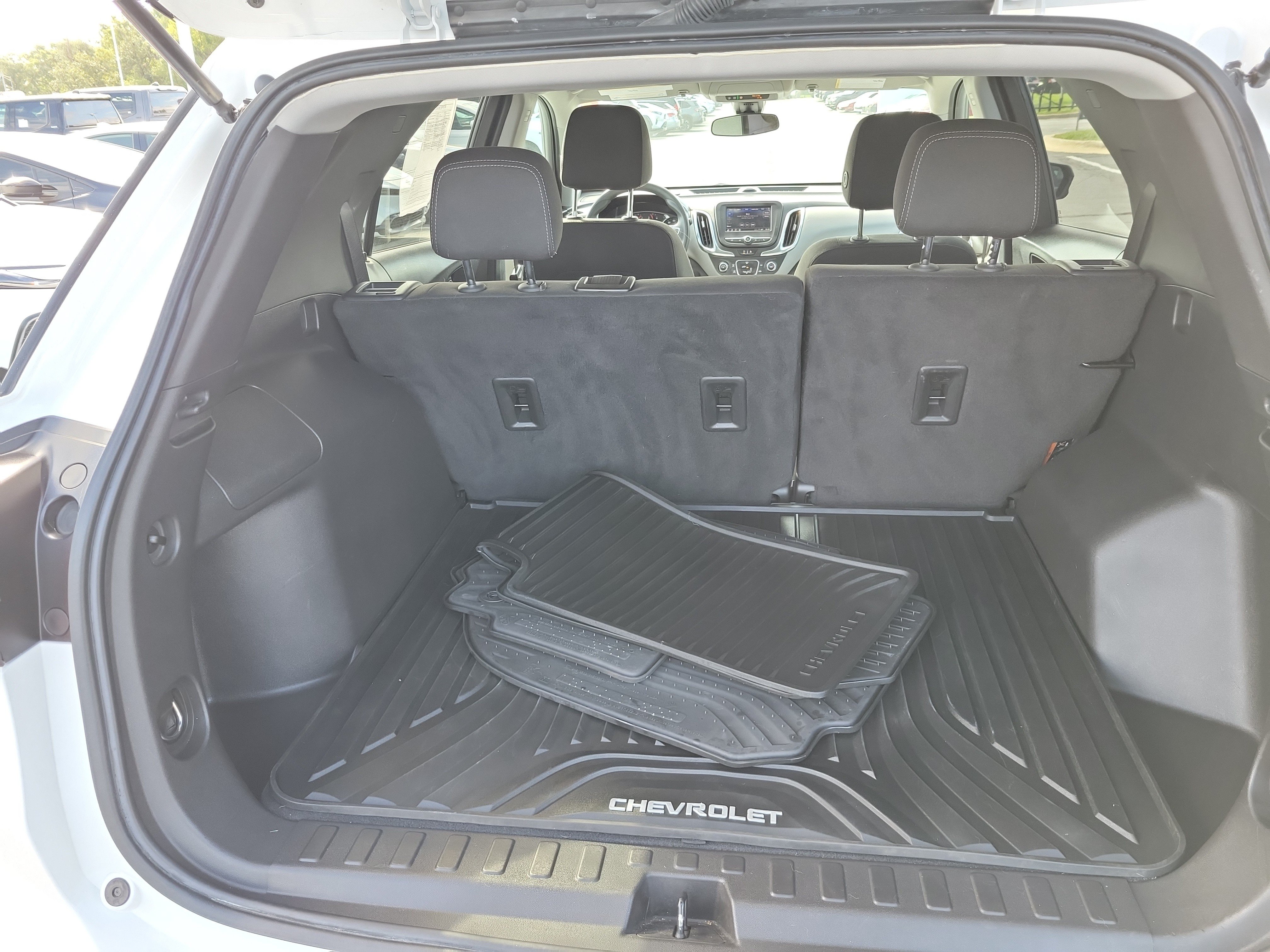 Used 2024 Chevrolet Equinox LS w/ LS Convenience Package FWD image 9