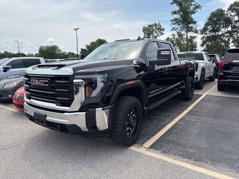 Used 2024 GMC Sierra 2500 Pro AWD/4WD image 2