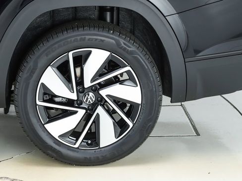 New 2026 Volkswagen Atlas SE image 6