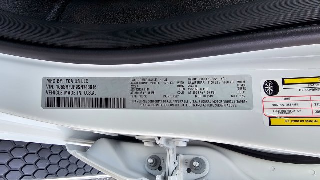 Used 2025 RAM 1500 Laramie AWD/4WD image 29