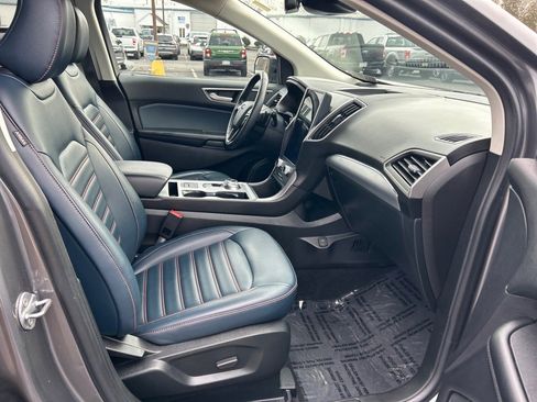 Used 2022 Ford Edge SEL w/ Sport Appearance Package image 17