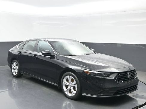 Certified 2025 Honda Accord LX image 8