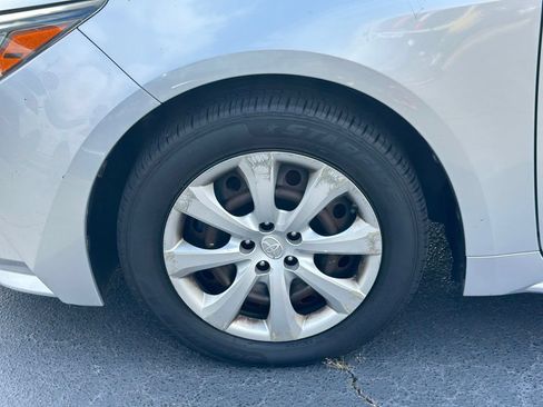 Used 2020 Toyota Corolla LE FWD image 18