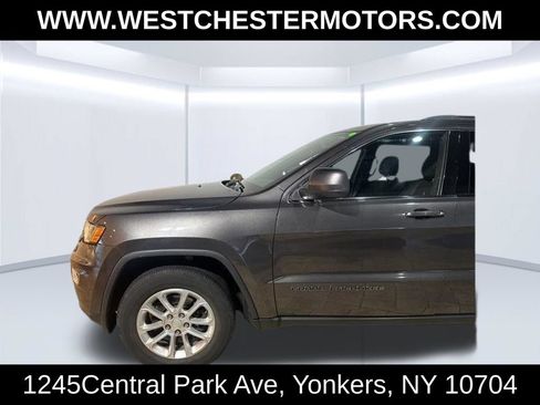 Used 2021 Jeep Grand Cherokee Laredo AWD/4WD image 9
