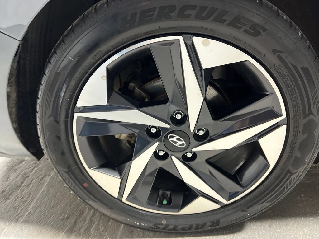 Used 2021 Hyundai Elantra Limited FWD image 38