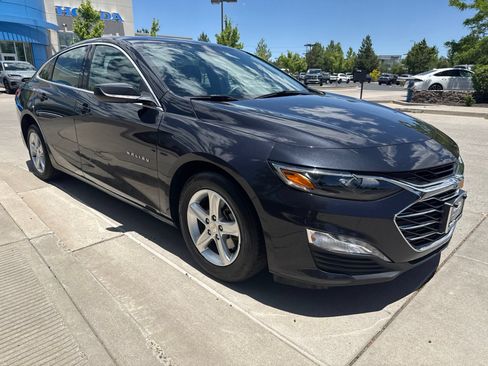 Used 2023 Chevrolet Malibu LT FWD image 3