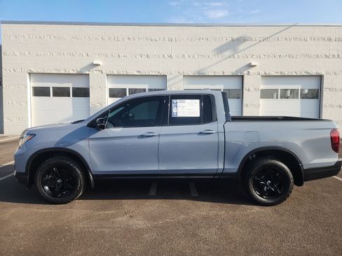 Used 2023 Honda Ridgeline Black Edition image 2