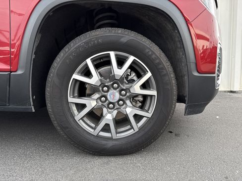 Used 2023 GMC Acadia SLE image 24