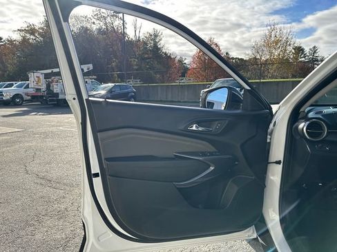 Used 2024 Chevrolet Trax ACTIV w/ Driver Confidence Package image 23