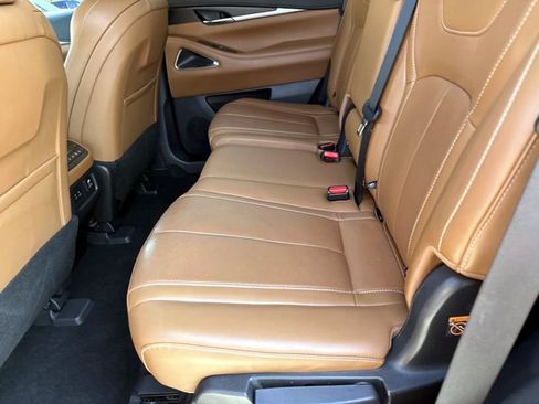 Used 2023 INFINITI QX60 Sensory w/ Vision Package FWD image 14
