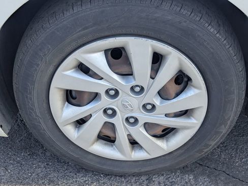 Used 2020 Hyundai Elantra SE w/ Cargo Package (C1) image 13