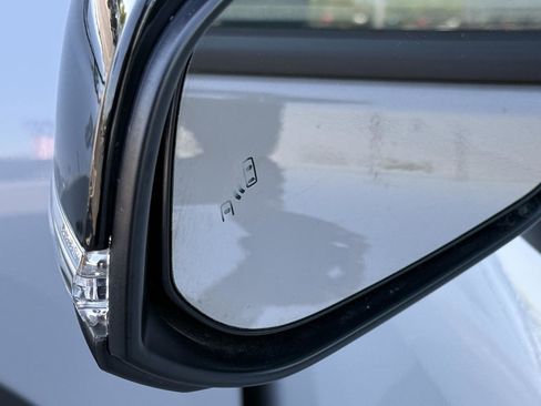 Used 2025 Toyota Highlander XSE image 8