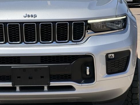 Used 2021 Jeep Grand Cherokee L Overland w/ Luxury Tech Group IV AWD/4WD image 9