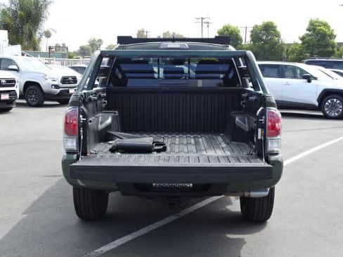 Used 2022 Toyota Tacoma TRD Off-Road w/ Technology Package RWD image 16