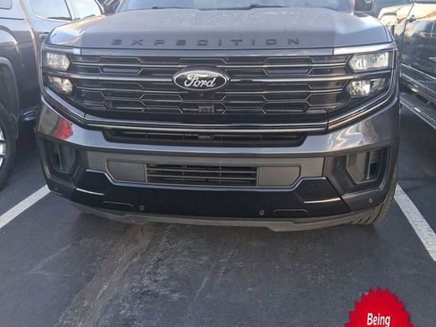 Used 2025 Ford Expedition Platinum w/ Stealth Appearance Package image 1