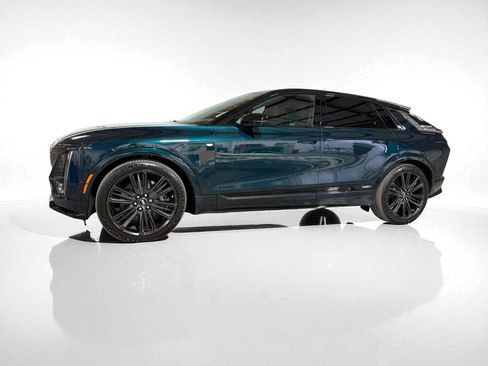 New 2026 Cadillac Lyriq V image 2