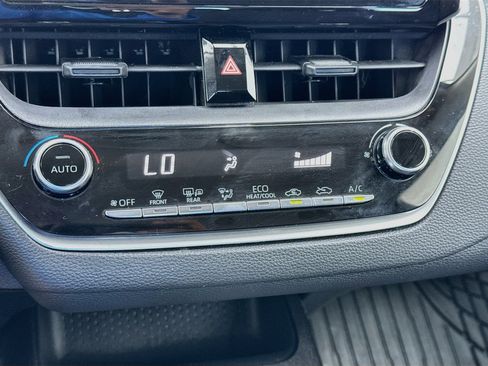 Used 2021 Toyota Corolla LE w/ Carpet Mat Package (TMS) FWD image 12