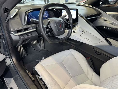 Used 2021 Chevrolet Corvette Stingray Preferred Cpe w/ Z51 Performance Package image 3