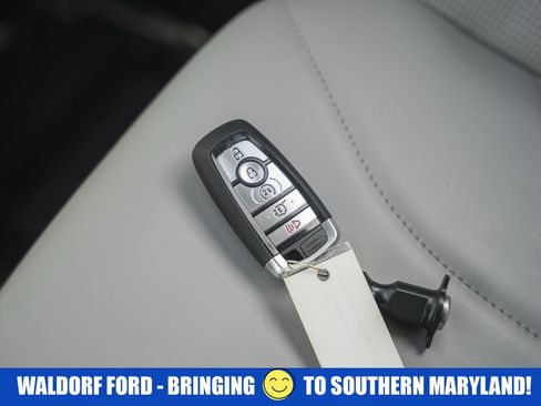 Used 2025 Ford Escape SE w/ PHEV Premium Package image 48