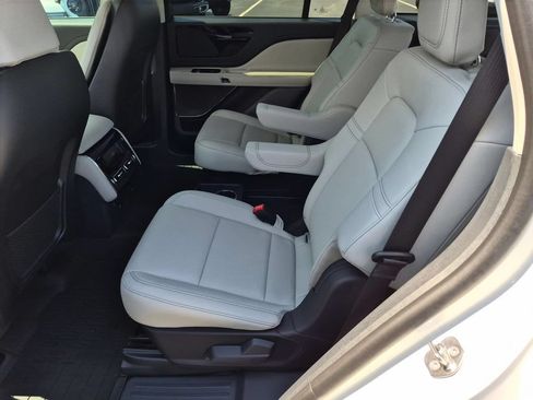 Used 2026 Lincoln Aviator 2WD image 25