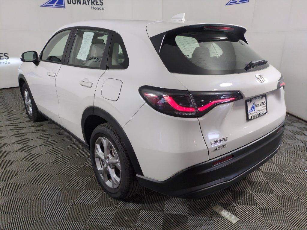 Certified 2025 Honda HR-V LX image 4