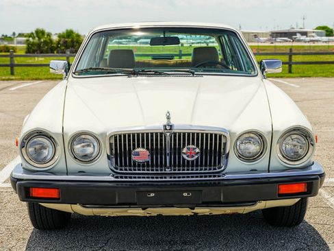 Used 1987 Jaguar XJ6 RWD image 13
