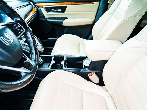 Used 2018 Honda CR-V Touring image 9