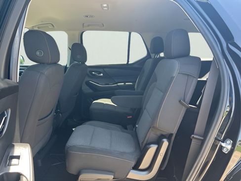 Used 2021 Chevrolet Traverse LT w/ LPO, Floor Liner Package AWD/4WD image 33