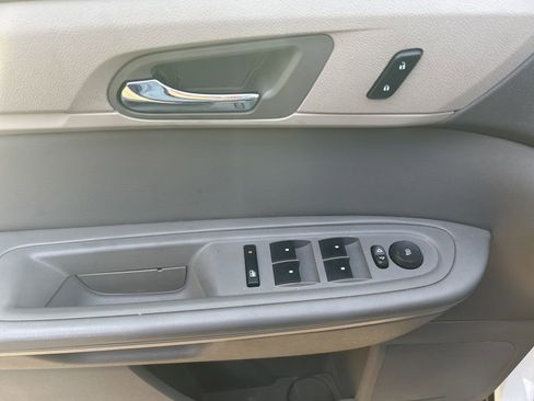 Used 2016 Chevrolet Traverse LS image 7