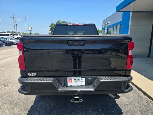 Used 2026 Chevrolet Silverado 2500 Custom w/ Custom Convenience Package AWD/4WD image 4