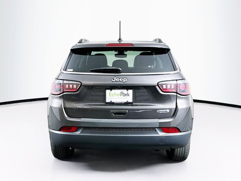 Used 2021 Jeep Compass Latitude FWD image 7
