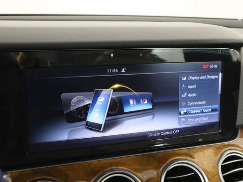 Used 2017 Mercedes-Benz E 300 4MATIC image 38