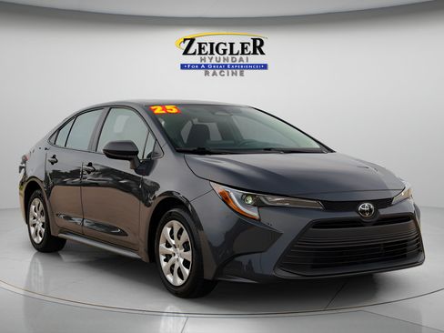 Used 2025 Toyota Corolla LE FWD image 1