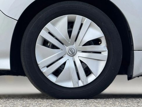 Used 2023 Nissan Leaf S image 30