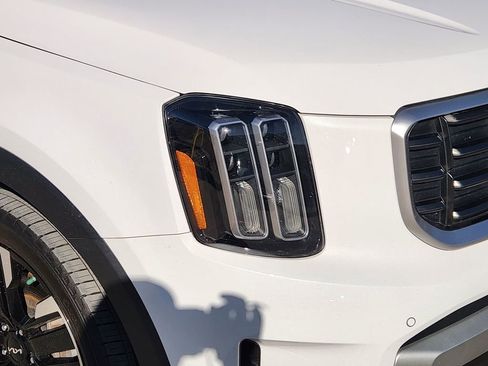 Certified 2024 Kia Telluride SX Prestige image 7