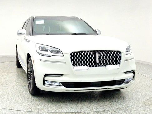 Used 2022 Lincoln Aviator Black Label w/ Dynamic Handling Package image 2