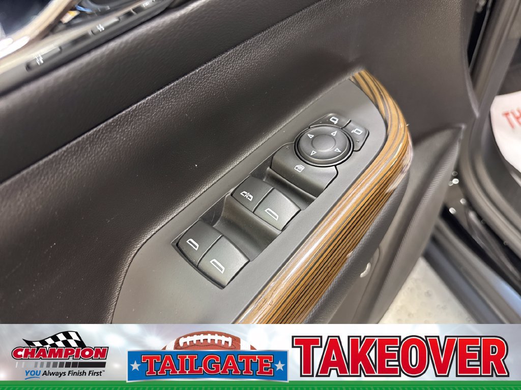 Used 2023 GMC Acadia SLE w/ Driver Convenience Package AWD/4WD image 14