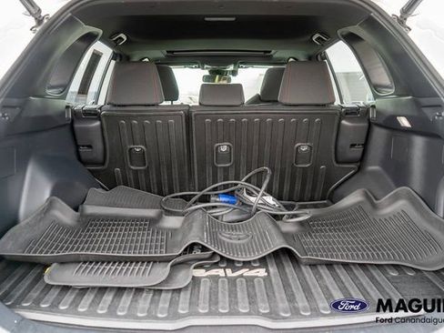 Used 2023 Toyota RAV4 SE w/ Weather & Moonroof Package AWD/4WD image 10