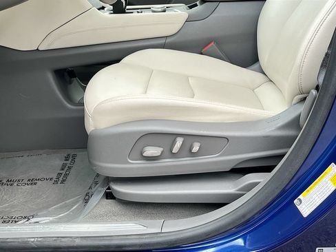 Used 2025 Cadillac XT5 Premium Luxury w/ Technology Package AWD/4WD image 20