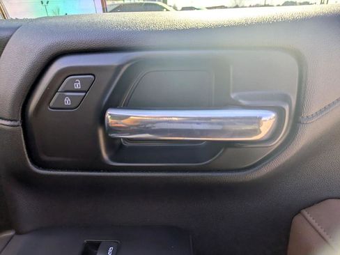 Used 2022 Chevrolet Silverado 1500 High Country w/ Technology Package image 35