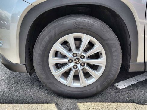 Used 2025 Toyota Grand Highlander FWD image 14