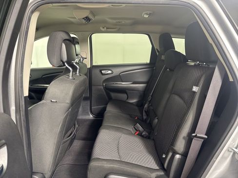 Used 2019 Dodge Journey SE w/ Connectivity Group image 24