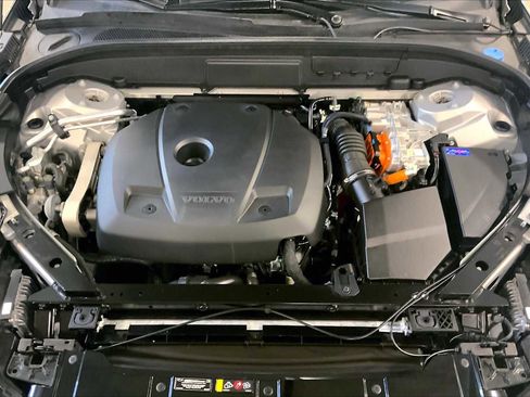 Used 2022 Volvo XC60 T8 R-Design w/ Advanced Package image 30