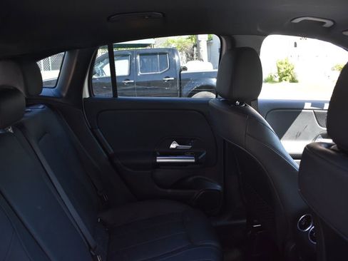 Used 2025 Mercedes-Benz GLA 250 image 25