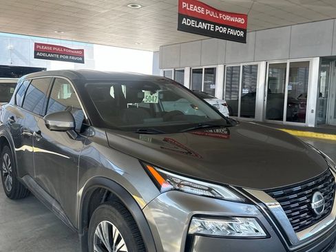 Used 2021 Nissan Rogue SV AWD/4WD image 3
