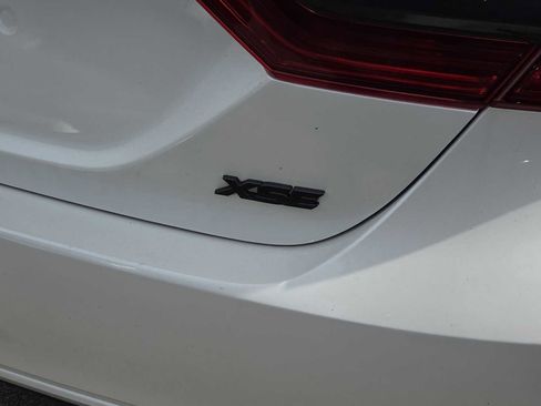 Used 2021 Toyota Camry XSE image 4